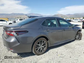 2022 Toyota Camry SE with VIN 4T1G11AK4NU684242, listed as a Copart auction lot 52461515 with 53,933 mi miles and Salvage Title. Bid and sale history available at DreamBid. Image 3.