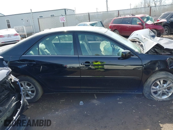 2004 Toyota Camry LE with VIN 4T1BF32KX4U078562, listed as a IAAI auction lot 41849865 with 1 mi miles. Bid and sale history available at carsss.com. Image 14.
