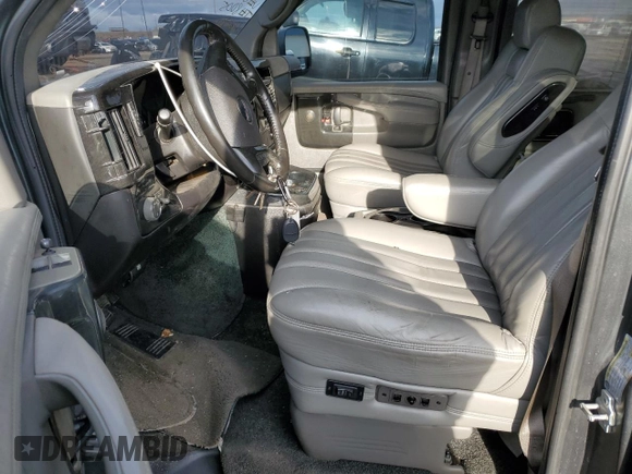 2014 GMC Savana Cargo Van Upfitter with VIN 1GDS7DC47E1140585, listed as a Copart auction lot 43128385 with 113,312 mi miles and Clean Title. Bid and sale history available at carsss.com. Image 7.