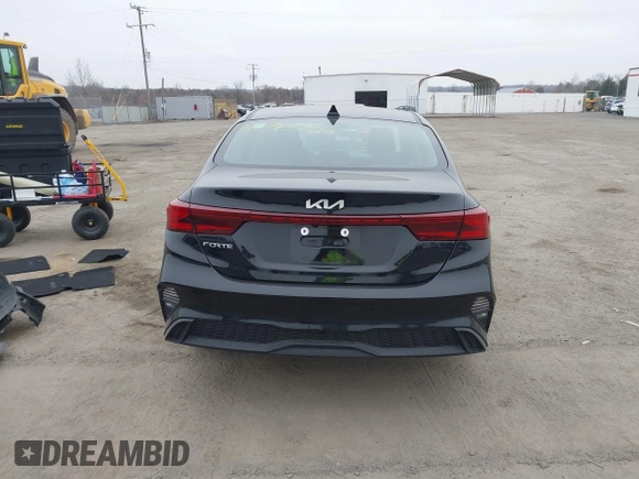 2024 Kia Forte LXS z VIN 3KPF24ADXRE744271, wystawiony jako IAAI lot #41793946 z przebiegiem 11 923 mil mil oraz . Historia ofert i sprzedaży dostępna na DreamBid. Obrazek 17.
