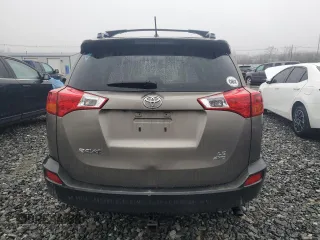 2015 Toyota RAV4 LE with VIN JTMBFREV2FD166618, listed as a Copart auction lot 51520205 with 135,829 mi miles and Clean Title. Bid and sale history available at carsss.com. Image 6.