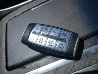 2024 Genesis GV80 z VIN KMUHCESC5RU205007, wystawiony jako IAAI lot #42217995 z przebiegiem Nie podano mil oraz . Historia ofert i sprzedaży dostępna na DreamBid. Obrazek 11.