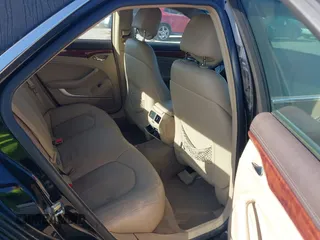 2010 Cadillac CTS Luxury with VIN 1G6DF5EG7A0142899, listed as a IAAI auction lot 41981962 with 191,326 mi miles. Bid and sale history available at carsss.com. Image 8.