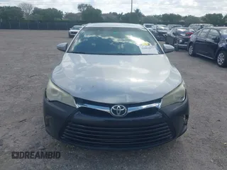2015 Toyota Camry XLE with VIN 4T1BF1FK0FU093475, listed as a IAAI auction lot 42061877 with 131,618 mi miles. Bid and sale history available at carsss.com. Image 12.