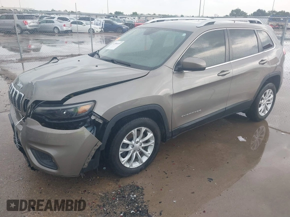 2019 Jeep Cherokee Latitude z VIN 1C4PJLCB5KD358412, wystawiony jako IAAI lot #42506197 z przebiegiem 83 160 mil mil oraz . Historia ofert i sprzedaży dostępna na DreamBid. Obrazek 18.