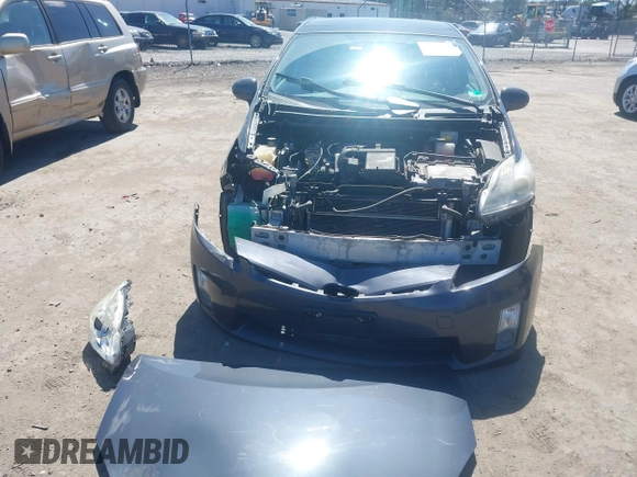 2011 Toyota Prius I with VIN JTDKN3DUXB0302715, listed as a IAAI auction lot 41886764 with 194,703 mi miles. Bid and sale history available at carsss.com. Image 6.