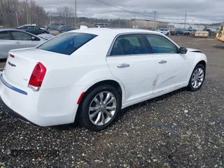 2019 Chrysler 300 Limited with VIN 2C3CCAKGXKH577948, listed as a IAAI auction lot 40908813 with 117,602 mi miles. Bid and sale history available at carsss.com. Image 4.
