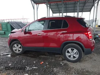 2019 Chevrolet Trax LT with VIN 3GNCJPSB2KL175848, listed as a IAAI auction lot 40926734 with 68,400 mi miles. Bid and sale history available at carsss.com. Image 14.