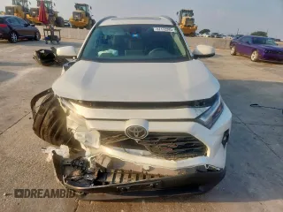 2022 Toyota RAV4 XLE Premium with VIN 2T3A1RFV7NW267132, listed as a Copart auction lot 57172245 with 21,350 mi miles and Salvage title. Bid and sale history available at DreamBid. Image 5.