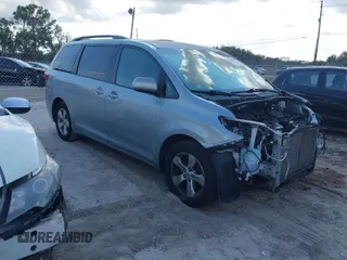 2015 Toyota Sienna LE AAS с VIN 5TDKK3DCXFS653627, выставлен на аукционе IAAI как лот 41477920 с пробегом Не указан миль и . История ставок и продаж доступна на DreamBid. Изображение 1.