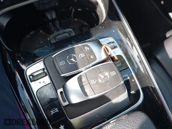 2020 Mercedes-Benz GLB 250 z VIN WDC4M4HB3LW006986, wystawiony jako IAAI lot #41289935 z przebiegiem 90 001 mil mil oraz . Historia ofert i sprzedaży dostępna na DreamBid. Obrazek 11.
