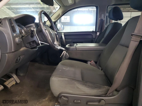 2014 Chevrolet Silverado 2500HD LT with VIN 1GC1KXC86EF103405, listed as a Copart auction lot 48683555 with 386,520 mi miles and Clean Title. Bid and sale history available at carsss.com. Image 7.