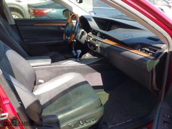 2014 Lexus ES 300h Hybrid with VIN JTHBW1GG0E2048706, listed as a IAAI auction lot 42019842 with 196,674 mi miles. Bid and sale history available at carsss.com. Image 5.