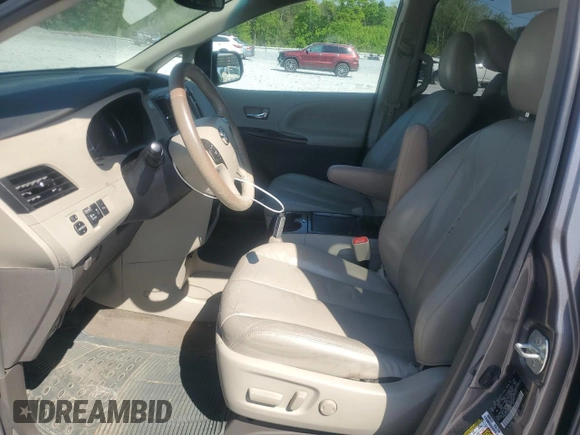 2011 Toyota Sienna XLE AAS с VIN 5TDYK3DC1BS170967, выставлен на аукционе Copart как лот 53848955 с пробегом 171 115 миль миль и Списание • Salvage title. История ставок и продаж доступна на DreamBid. Изображение 7.