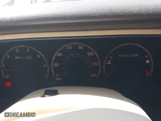 2005 Lincoln Navigator Luxury with VIN 5LMFU27535LJ04900, listed as a IAAI auction lot 42050316 with 293,904 mi miles. Bid and sale history available at carsss.com. Image 7.