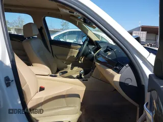 2013 BMW X1 28i with VIN WBAVM1C52DVW45195, listed as a IAAI auction lot 41964903 with 1 mi miles. Bid and sale history available at carsss.com. Image 5.