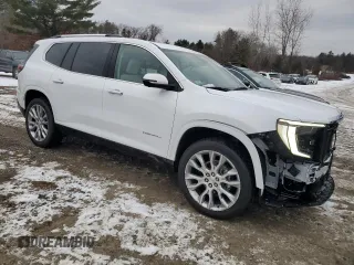 2025 GMC Acadia AWD Denali z VIN 1GKENRRS5SJ112956, wystawiony jako Copart lot #88311685 z przebiegiem 941 mil mil oraz Szkoda całkowita • Salvage title. Historia ofert i sprzedaży dostępna na DreamBid. Obrazek 4.