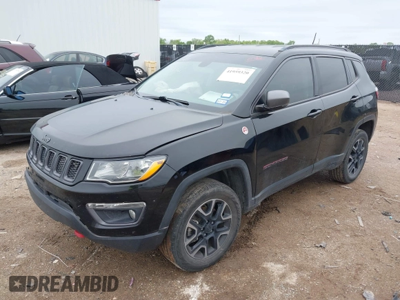2019 Jeep Compass Trailhawk z VIN 3C4NJDDB5KT618149, wystawiony jako IAAI lot #41959320 z przebiegiem 99 795 mil mil oraz . Historia ofert i sprzedaży dostępna na DreamBid. Obrazek 2.