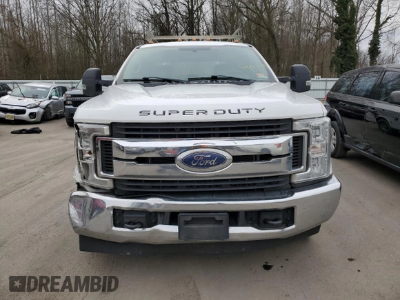 2018 Ford F-350 with VIN 1FD8W3E66JEC48883, listed as a Copart auction lot 44500174 with 204,881 mi miles and Salvage title. Bid and sale history available at DreamBid. Image 5.