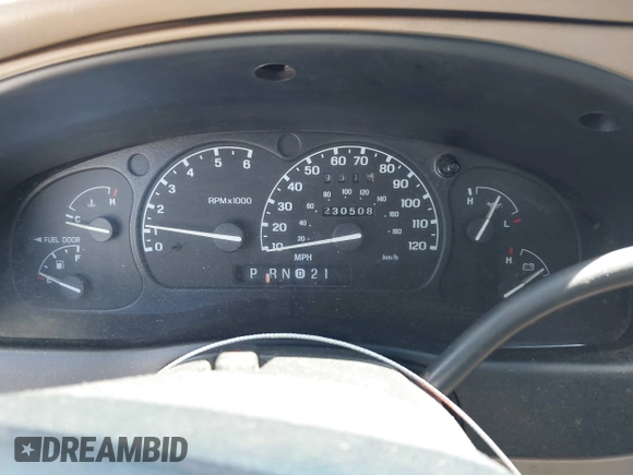 2000 Ford Explorer XLT z VIN 1FMZU63E3YUB34927, wystawiony jako IAAI lot #42208468 z przebiegiem 230 508 mil mil oraz . Historia ofert i sprzedaży dostępna na DreamBid. Obrazek 7.