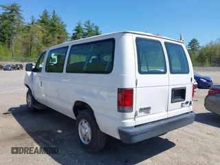 2013 Ford Econoline Passenger XL z VIN 1FBNE3BL8DDA48011, wystawiony jako IAAI lot #42221850 z przebiegiem 74 189 mil mil oraz . Historia ofert i sprzedaży dostępna na DreamBid. Obrazek 3.