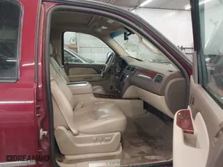 2009 Chevrolet Suburban LTZ with VIN 1GNFK36399J105044, listed as a IAAI auction lot 41628710 with 207,905 mi miles. Bid and sale history available at carsss.com. Image 5.