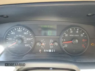 2006 Ford Crown Victoria LX z VIN 2FAFP74V56X126245, wystawiony jako Copart lot #56598055 z przebiegiem 91 400 mil mil oraz Szkody całkowita. Historia ofert i sprzedaży dostępna na DreamBid. Obrazek 9.