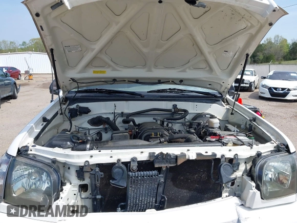 2005 Toyota Tundra SR5 with VIN 5TBDT44155S481976, listed as a IAAI auction lot 41931045 with 146,078 mi miles and . Bid and sale history available at DreamBid. Image 10.