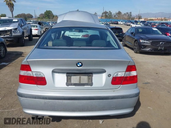 2004 BMW 3 Series 325i with VIN WBAAZ33494KP83238, listed as a IAAI auction lot 41594397 with 1 mi miles. Bid and sale history available at carsss.com. Image 16.