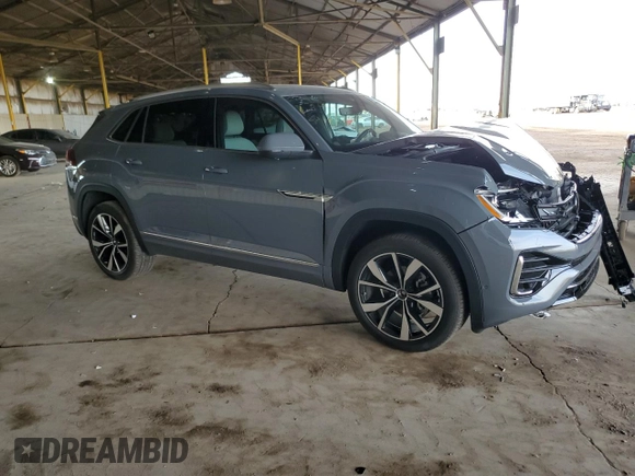 2024 Volkswagen Atlas SEL Premium R-Line with VIN 1V2FE2CA9RC249533, listed as a Copart auction lot 46794585 with 2,131 mi miles and Salvage title. Bid and sale history available at DreamBid. Image 4.