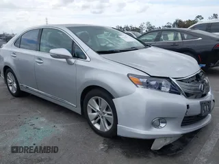 2010 Lexus HS 250h z VIN JTHBB1BA9A2017446, wystawiony jako IAAI lot #42119697 z przebiegiem 156 642 mil mil oraz . Historia ofert i sprzedaży dostępna na DreamBid. Obrazek 1.