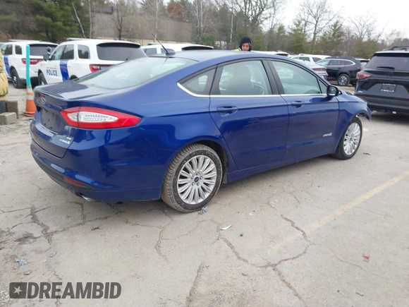 2016 Ford Fusion SE Hybrid with VIN 3FA6P0LU8GR264619, listed as a IAAI auction lot 40968963 with 45,136 mi miles. Bid and sale history available at carsss.com. Image 4.
