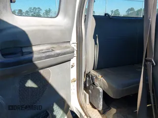 2004 Ford Super Duty F-250 XL with VIN 1FTNX20LX4EB97517, listed as a IAAI auction lot 41277987 with 202,880 mi miles. Bid and sale history available at carsss.com. Image 8.