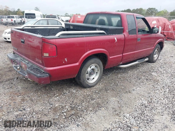 2001 GMC Sonoma SLS 1SG z VIN 1GTCS19W118232579, wystawiony jako IAAI lot #41877259 z przebiegiem 199 781 mil mil oraz . Historia ofert i sprzedaży dostępna na DreamBid. Obrazek 4.
