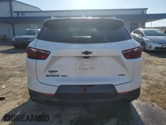 2020 Chevrolet Blazer RS z VIN 3GNKBKRS7LS693835, wystawiony jako Copart lot #56047675 z przebiegiem 62 752 mil mil oraz Szkoda całkowita • Salvage title. Historia ofert i sprzedaży dostępna na DreamBid. Obrazek 6.