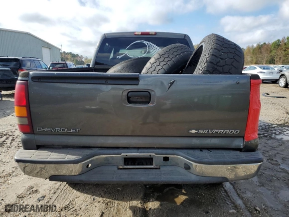 2002 Chevrolet Silverado 1500HD LT with VIN 1GCGK13U82F207121, listed as a Copart auction lot 79967784 with 343,097 mi miles and Clean Title. Bid and sale history available at carsss.com. Image 6.