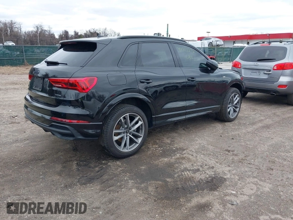 2024 Audi Q3 S line Premium Plus z VIN WA1EECF33R1086173, wystawiony jako IAAI lot #41741276 z przebiegiem 8987 mil mil oraz . Historia ofert i sprzedaży dostępna na DreamBid. Obrazek 4.