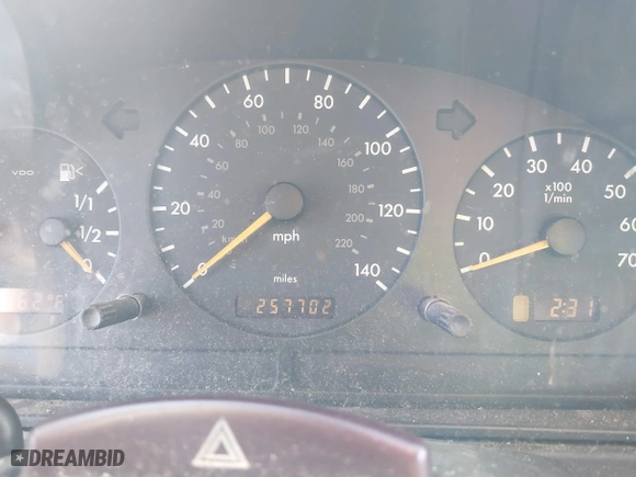 2001 Mercedes-Benz M-Class with VIN 4JGAB54E51A282080, listed as a IAAI auction lot 41437518 with 257,702 mi miles. Bid and sale history available at carsss.com. Image 7.