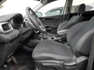2019 Kia Sorento LX with VIN 5XYPG4A35KG582488, listed as a Copart auction lot 54122035 with 160,602 mi miles and Clean Title. Bid and sale history available at carsss.com. Image 7.