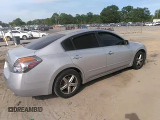 2008 Nissan Altima 2.5 S with VIN 1N4AL21E68C180831, listed as a IAAI auction lot 42091296 with 229,780 mi miles. Bid and sale history available at carsss.com. Image 4.