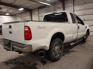 2008 Ford Super Duty F-250 SRW XL with VIN 1FTSX21R18EE30647, listed as a IAAI auction lot 41588298 with 228,680 mi miles. Bid and sale history available at carsss.com. Image 4.