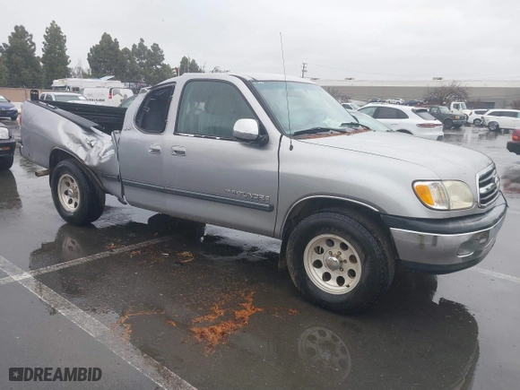 2002 Toyota Tundra SR5 with VIN 5TBBT44182S239766, listed as a IAAI auction lot 41514423 with 225,852 mi miles. Bid and sale history available at carsss.com. Image 1.