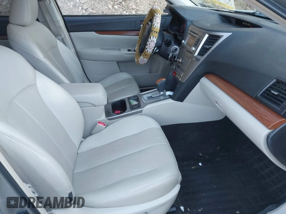2014 Subaru Outback Limited with VIN 4S4BRCLC0E3225638, listed as a IAAI auction lot 41897375 with 118,155 mi miles and . Bid and sale history available at DreamBid. Image 5.