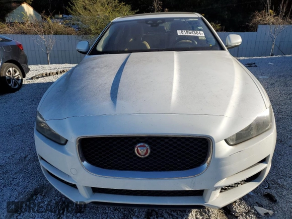 2018 Jaguar XE 25t with VIN SAJAR4FX7JCP27482, listed as a Copart auction lot 81964804 with 129,113 mi miles and Clean Title. Bid and sale history available at carsss.com. Image 5.