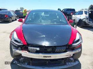 2023 Tesla Model 3 z VIN 5YJ3E1EA4PF454981, wystawiony jako IAAI lot #42704135 z przebiegiem 93 008 mil mil oraz . Historia ofert i sprzedaży dostępna na DreamBid. Obrazek 13.