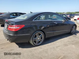 2013 Mercedes-Benz E-Class E 350 with VIN WDDKJ8JB4DF190513, listed as a Copart auction lot 60291464 with 111,245 mi miles and Clean Title. Bid and sale history available at carsss.com. Image 3.