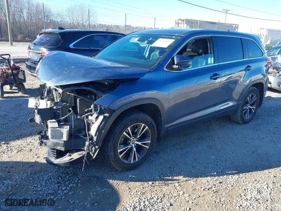 2018 Toyota Highlander LE with VIN 5TDBZRFH2JS818635, listed as a IAAI auction lot 41363485 with 120,948 mi miles. Bid and sale history available at carsss.com. Image 18.