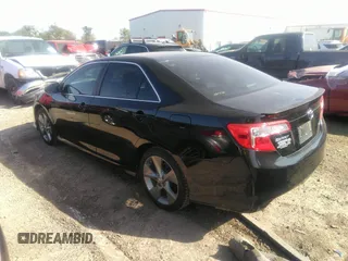2014 Toyota Camry L with VIN 4T1BF1FKXEU397458, listed as a IAAI auction lot 41852126 with 122,075 mi miles. Bid and sale history available at carsss.com. Image 3.