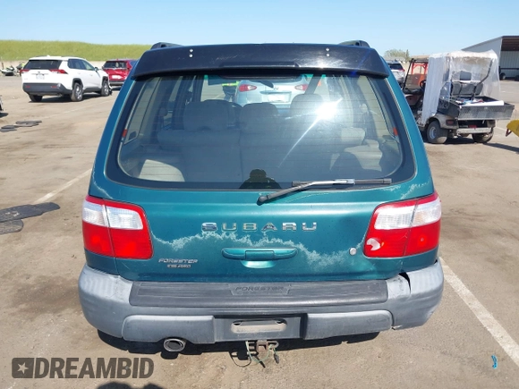 2001 Subaru Forester L with VIN JF1SF63561G719978, listed as a IAAI auction lot 41993814 with 208,781 mi miles. Bid and sale history available at carsss.com. Image 16.