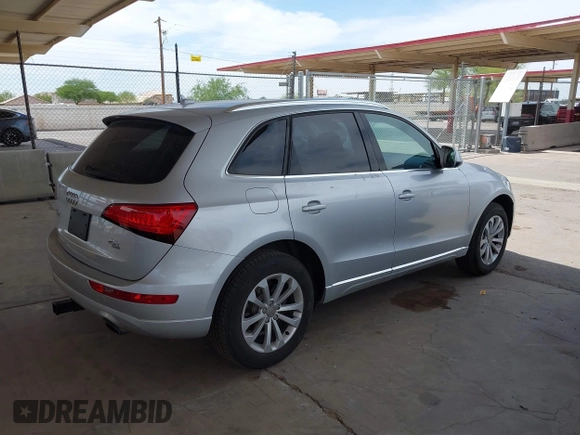 2014 Audi Q5 Premium z VIN WA1CFAFP5EA108342, wystawiony jako IAAI lot #42371378 z przebiegiem 78 602 mil mil oraz . Historia ofert i sprzedaży dostępna na DreamBid. Obrazek 4.